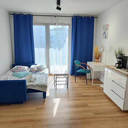 Uroczy Apartament Z Miejscem Na Auto W Garazu Apartment Варшава Екстериор снимка