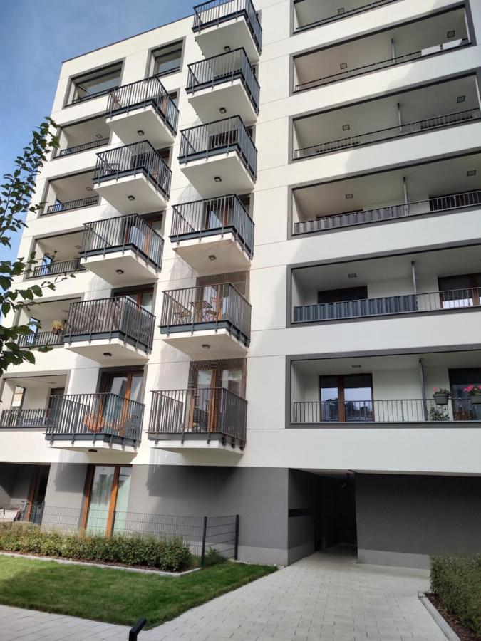 Uroczy Apartament Z Miejscem Na Auto W Garazu Apartment Варшава Екстериор снимка