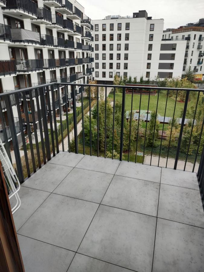 Uroczy Apartament Z Miejscem Na Auto W Garazu Apartment Варшава Екстериор снимка