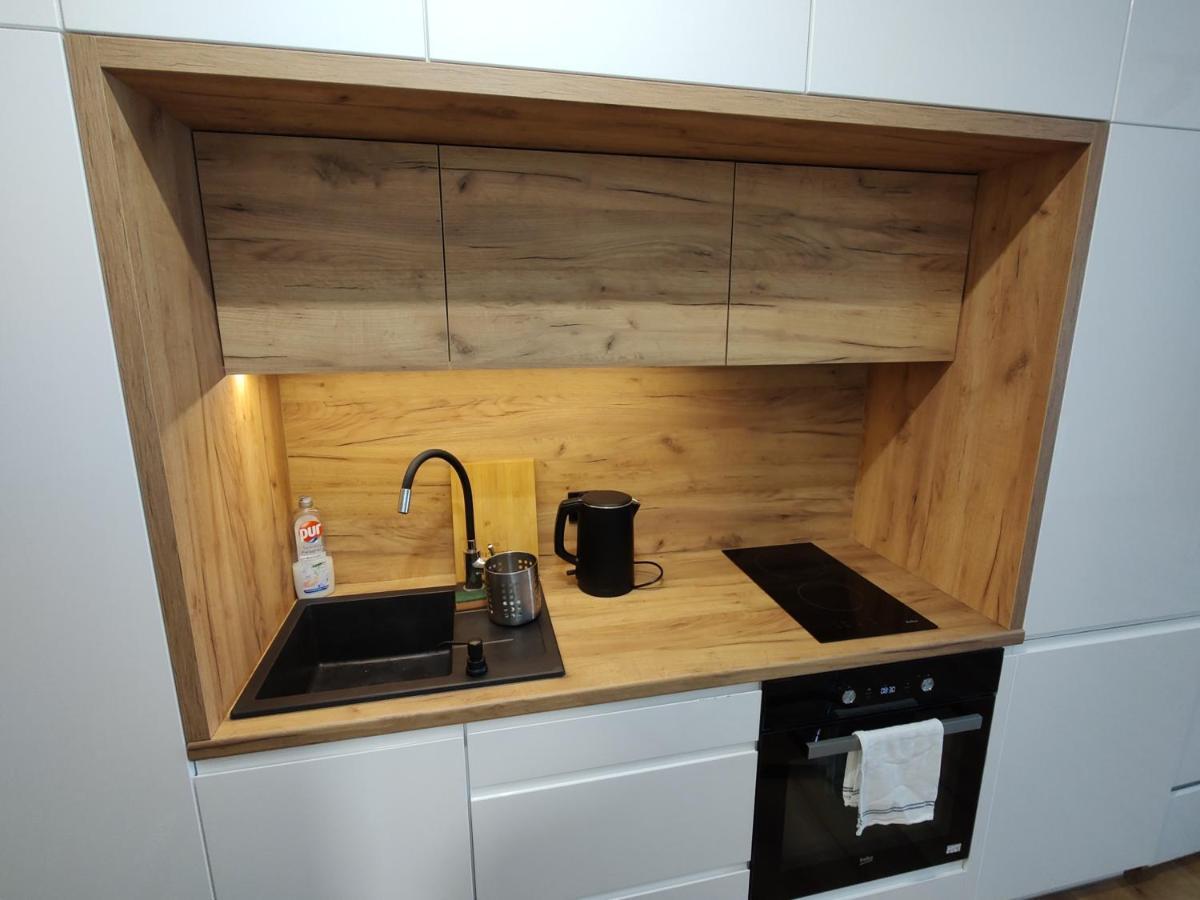 Uroczy Apartament Z Miejscem Na Auto W Garazu Apartment Варшава Екстериор снимка