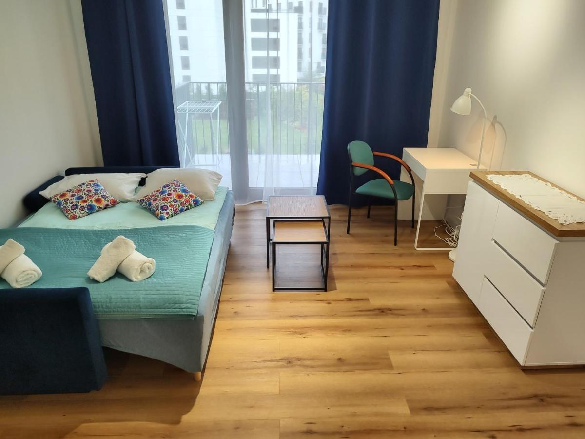 Uroczy Apartament Z Miejscem Na Auto W Garazu Apartment Варшава Екстериор снимка