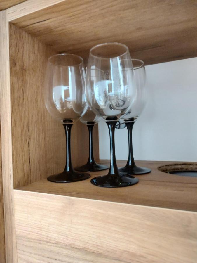 Uroczy Apartament Z Miejscem Na Auto W Garazu Apartment Варшава Екстериор снимка